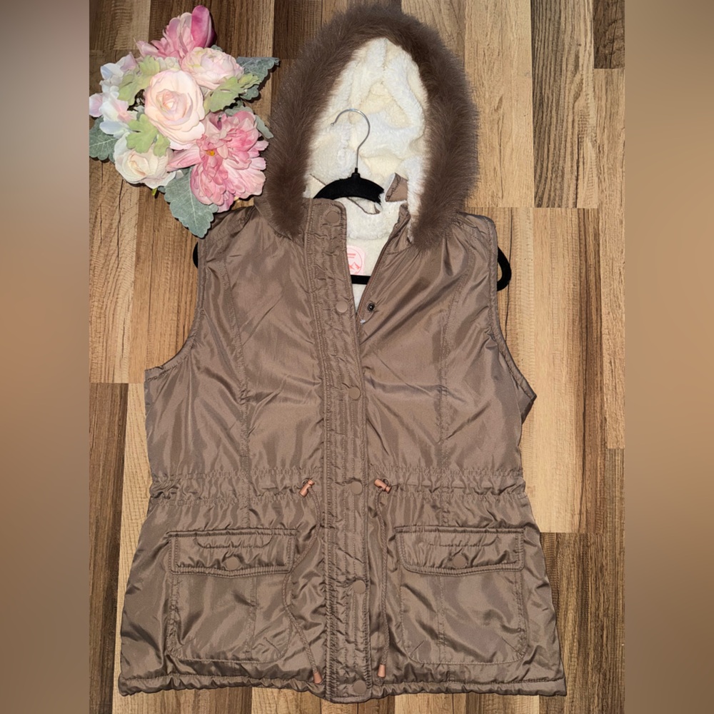 26 International Women's Brown Hooded Vest